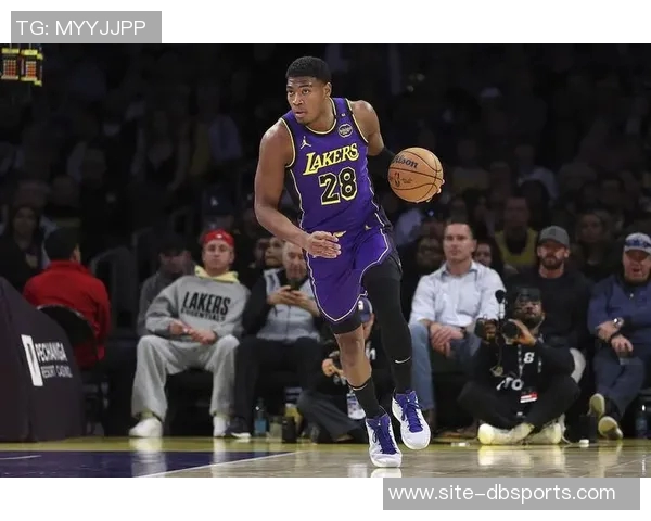 八村塁谈与东詹合作体验强调接球投篮的重要性与打法调整 八村塁谈与东詹合作体验强调接球投篮的重要性与打法调整